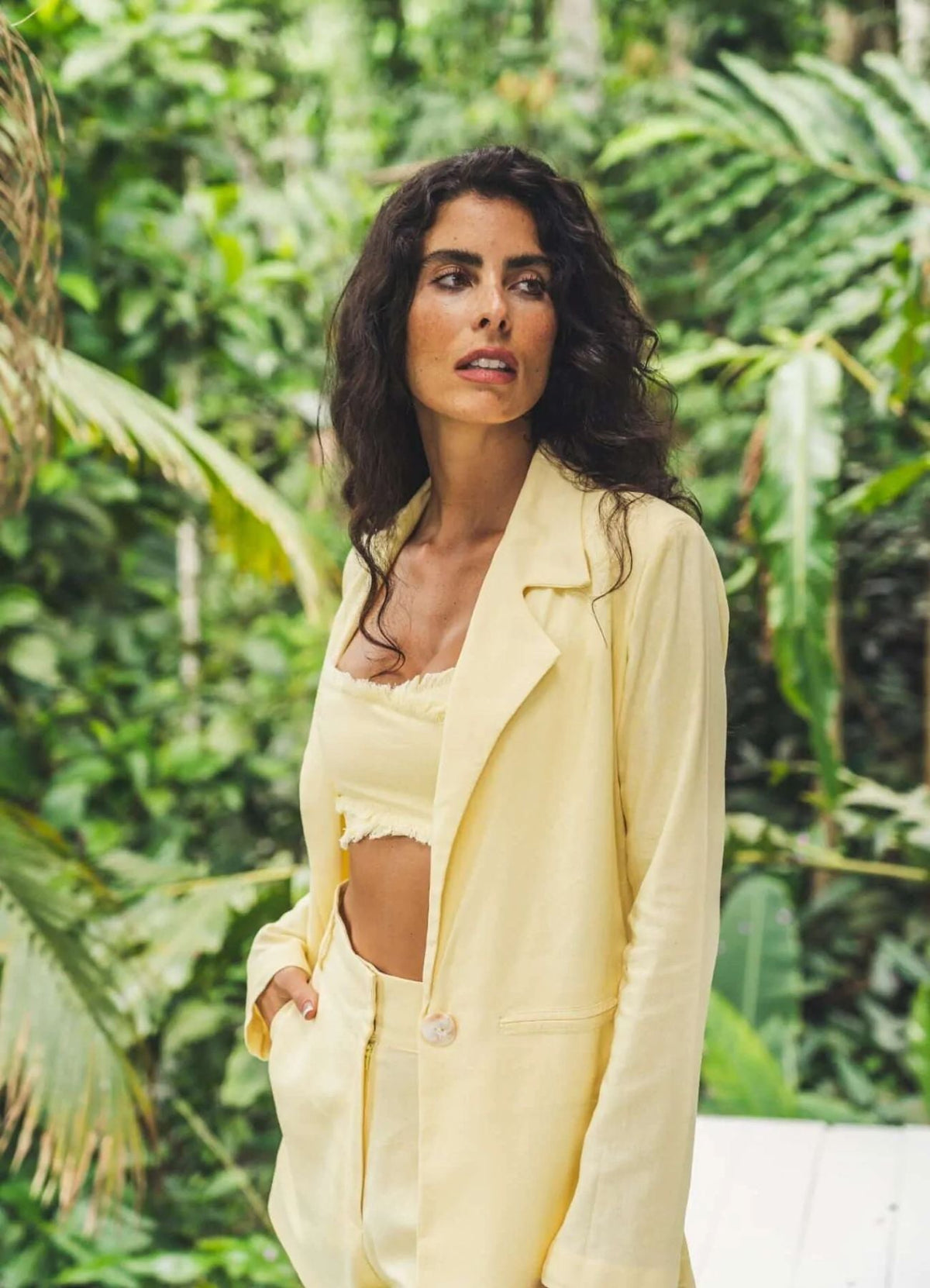 Blazer de linho baunilha Roberta