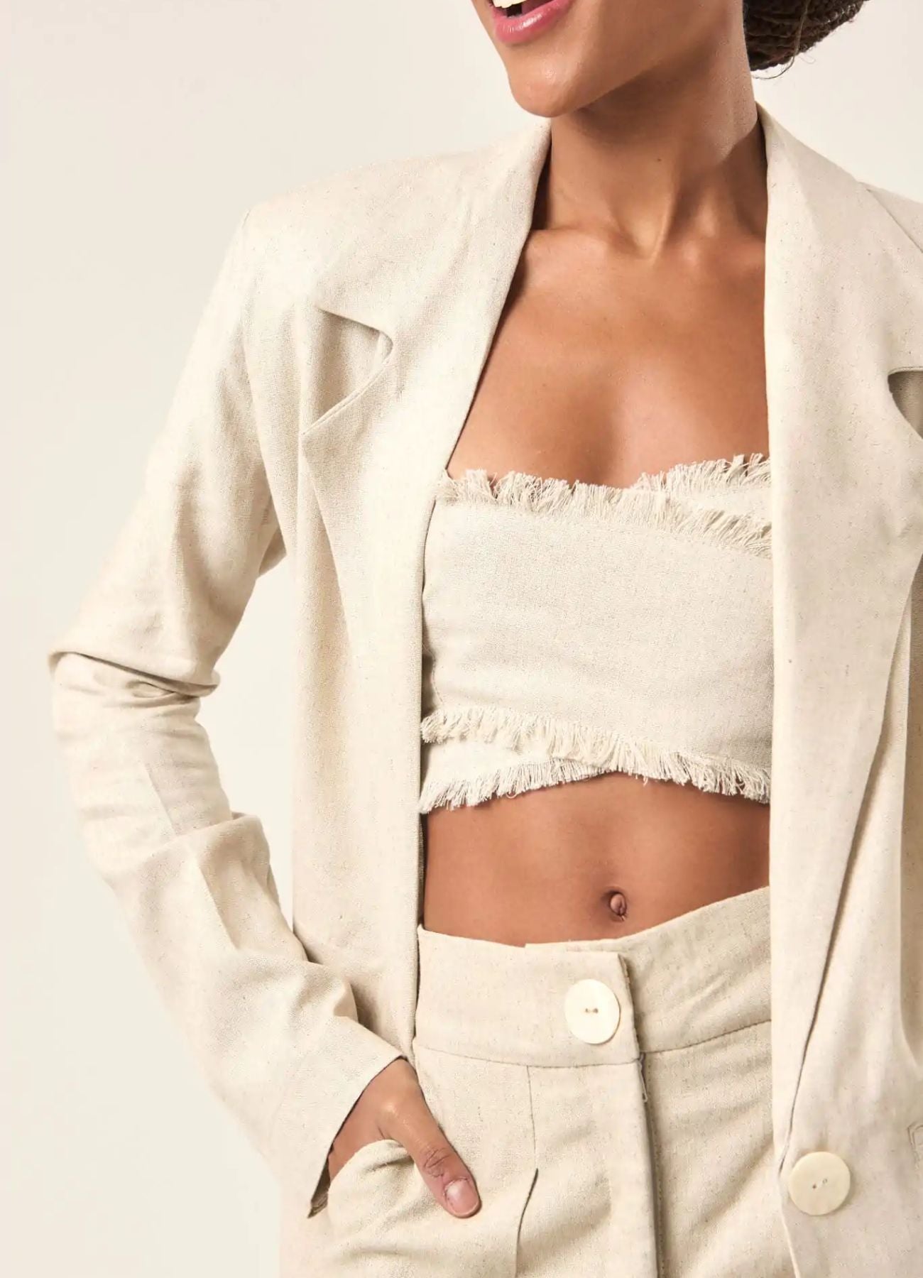 Blazer de linho areia Roberta