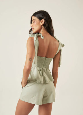 Top de linho verde-chá Flora