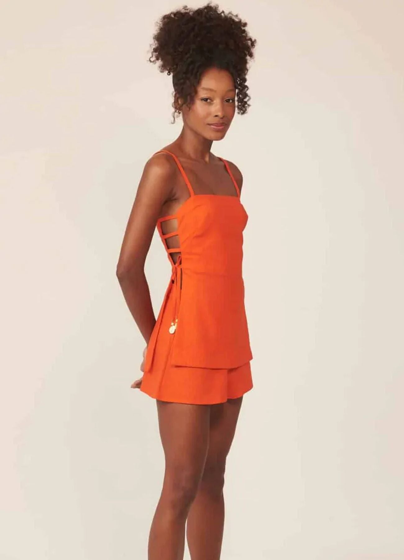 Bata de linho laranja-urucum Marcela