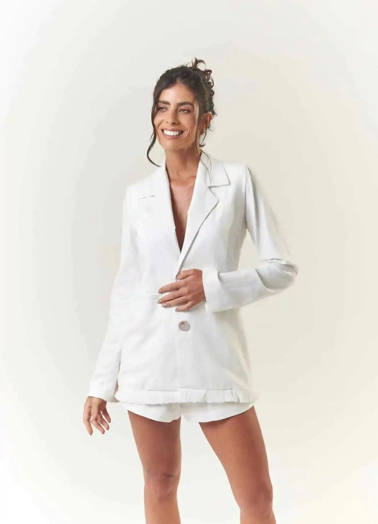Blazer de linho off-white Madrepérola
