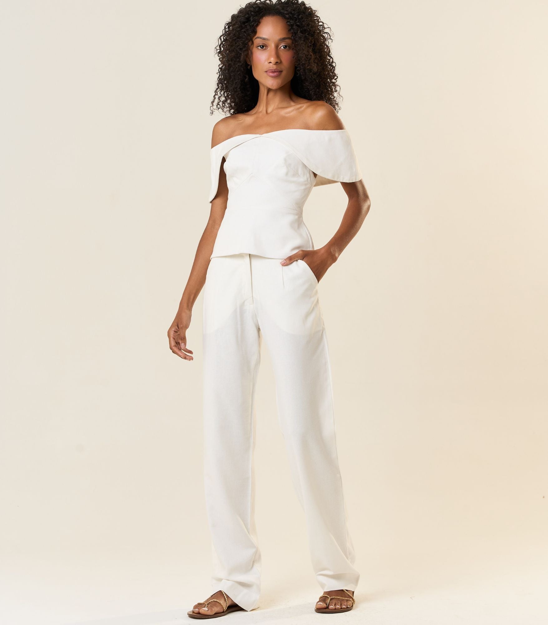 Top de linho off-white Dani