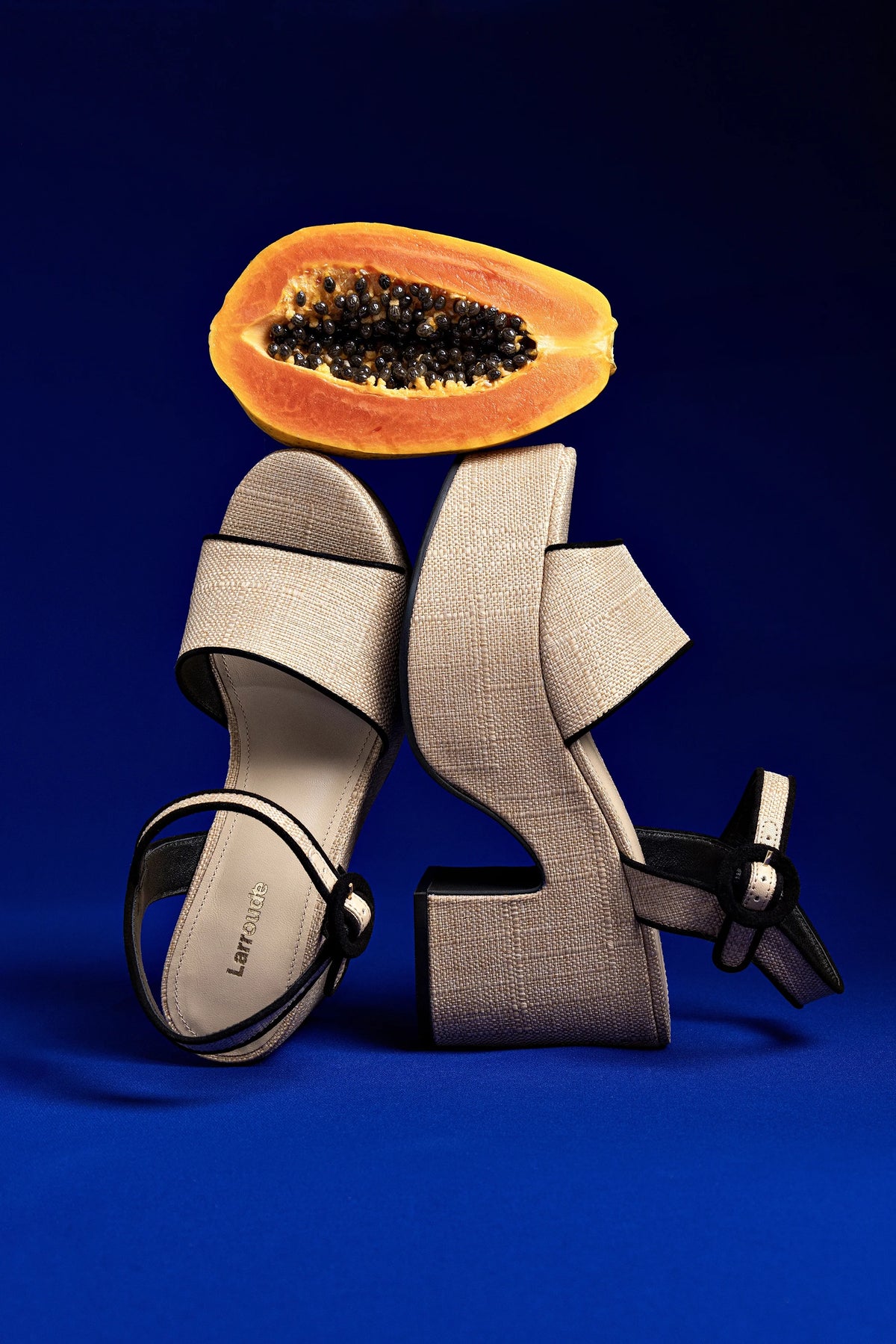 Sandália Plataforma Miso Ráfia Bege e Camurça Preto