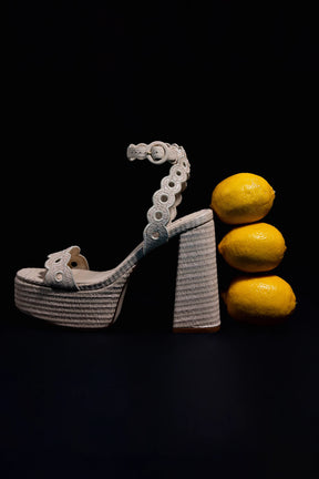 Sandália Dolly Ráfia Natural e Broderie